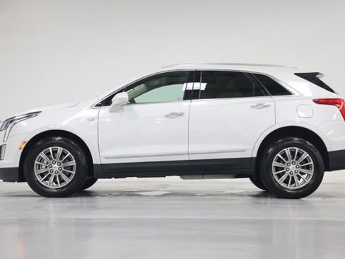 Used 2018 Cadillac XT5 Luxury w/ Driver Awareness Package AWD/4WD image 12