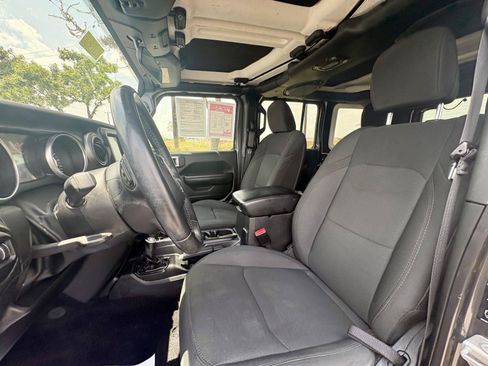 Used 2022 Jeep Wrangler Unlimited Sport AWD/4WD image 12
