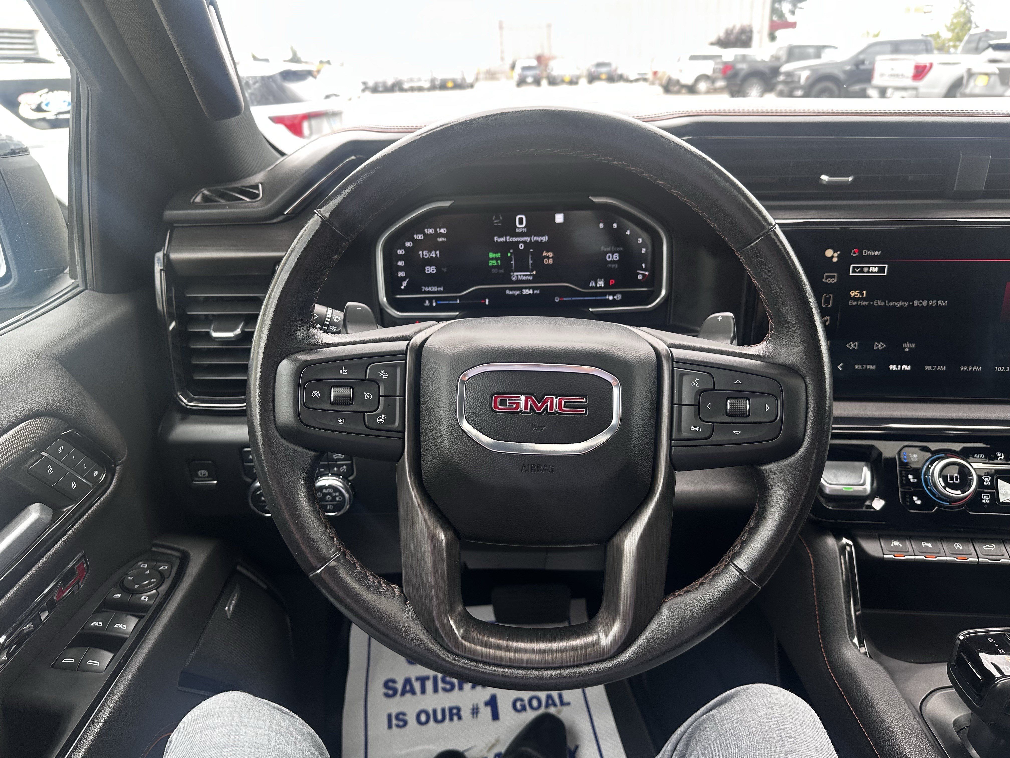 Used 2023 GMC Sierra 1500 AT4 w/ AT4 Preferred Package AWD/4WD image 9