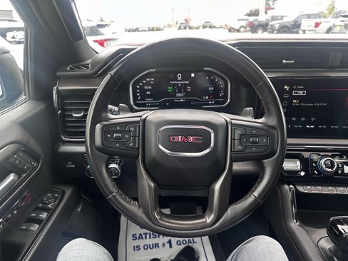 Used 2023 GMC Sierra 1500 AT4 w/ AT4 Preferred Package AWD/4WD image 9