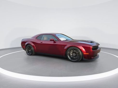 Used 2019 Dodge Challenger SRT Hellcat Redeye image 9