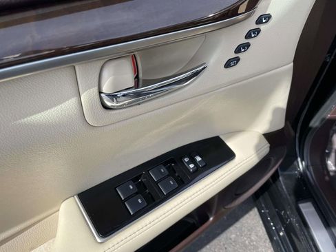 Used 2018 Lexus ES 350 w/ Premier Package image 27