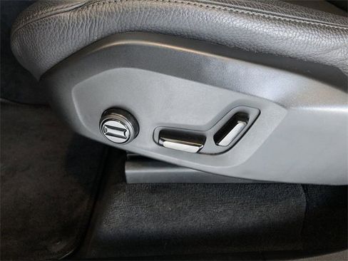 Used 2025 Volvo XC90 B6 Plus image 24