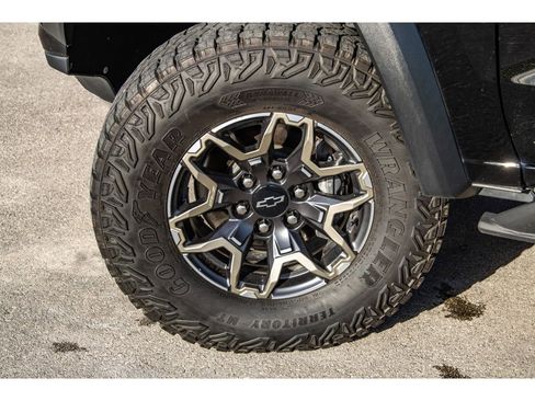 Used 2023 Chevrolet Colorado ZR2 w/ ZR2 Convenience Package III image 10