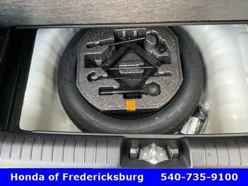 Used 2025 Hyundai Venue Limited FWD image 20