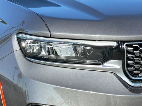 Used 2023 Jeep Grand Cherokee Summit image 10