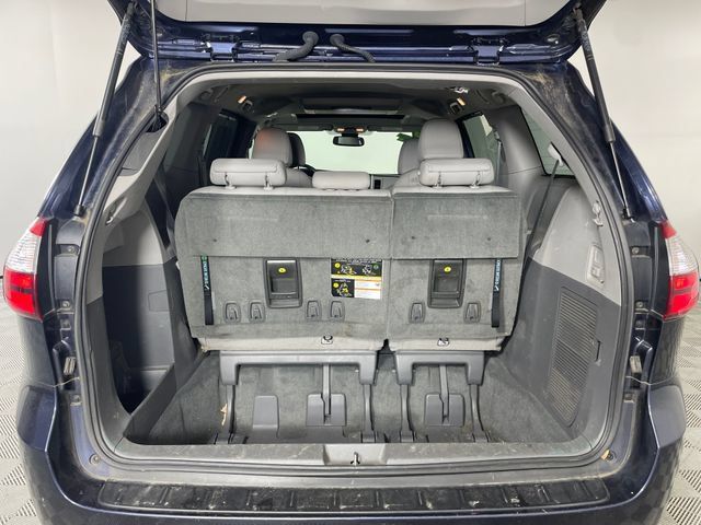 Used 2018 Toyota Sienna XLE Premium AWD/4WD image 14