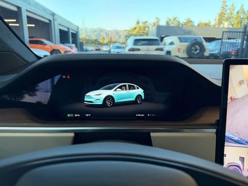 Used 2023 Tesla Model X image 11