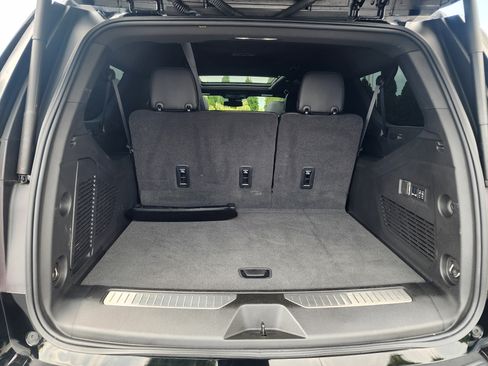 Used 2024 GMC Yukon XL Denali image 13