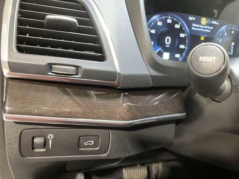 Used 2019 Volvo XC90 T6 Momentum w/ Advanced Package image 24