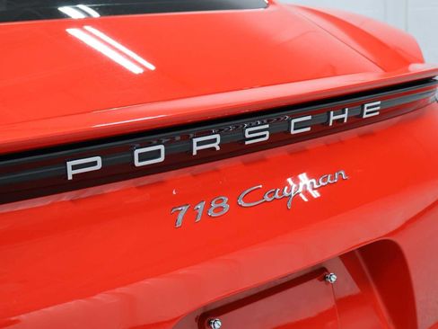 Used 2018 Porsche 718 Cayman RWD image 7