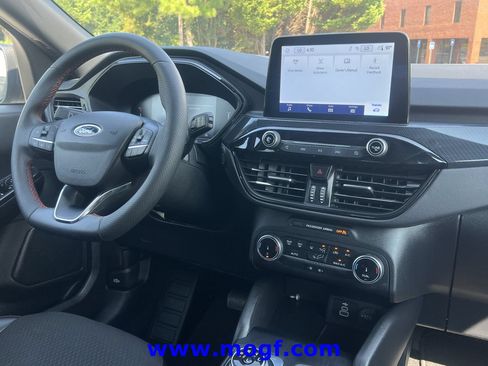Certified 2025 Ford Escape ST-Line FWD image 6