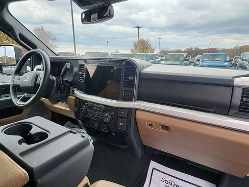 New 2026 Ford F250 XLT w/ XLT Premium Package image 10