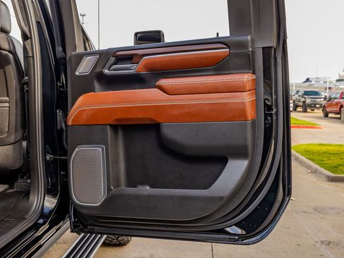 Used 2024 GMC Sierra 3500 Denali Ultimate image 39