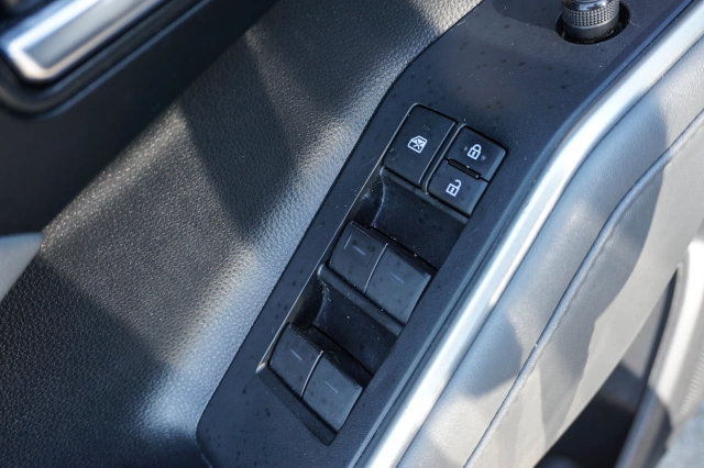 Used 2021 Toyota Highlander XLE FWD image 14