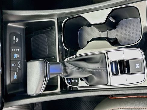Certified 2025 Hyundai Santa Cruz Limited AWD/4WD image 17
