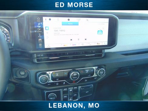 Used 2025 Jeep Gladiator Sport image 23