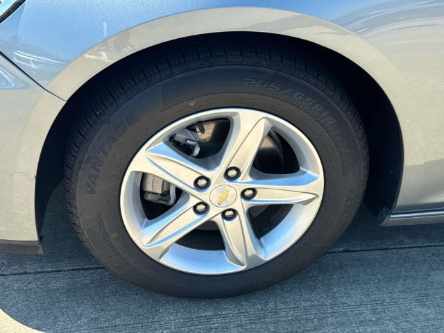 Used 2024 Chevrolet Malibu LT FWD image 5