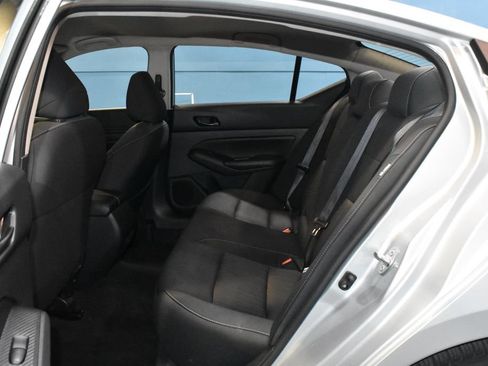Used 2024 Nissan Altima 2.5 SV FWD image 20