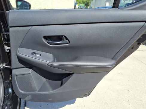 Used 2024 Nissan Sentra SV FWD image 11
