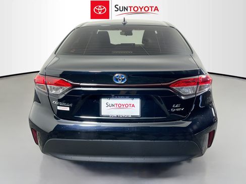 Used 2025 Toyota Corolla LE FWD image 5