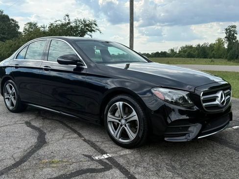 Used 2017 Mercedes-Benz E 300 4MATIC image 1