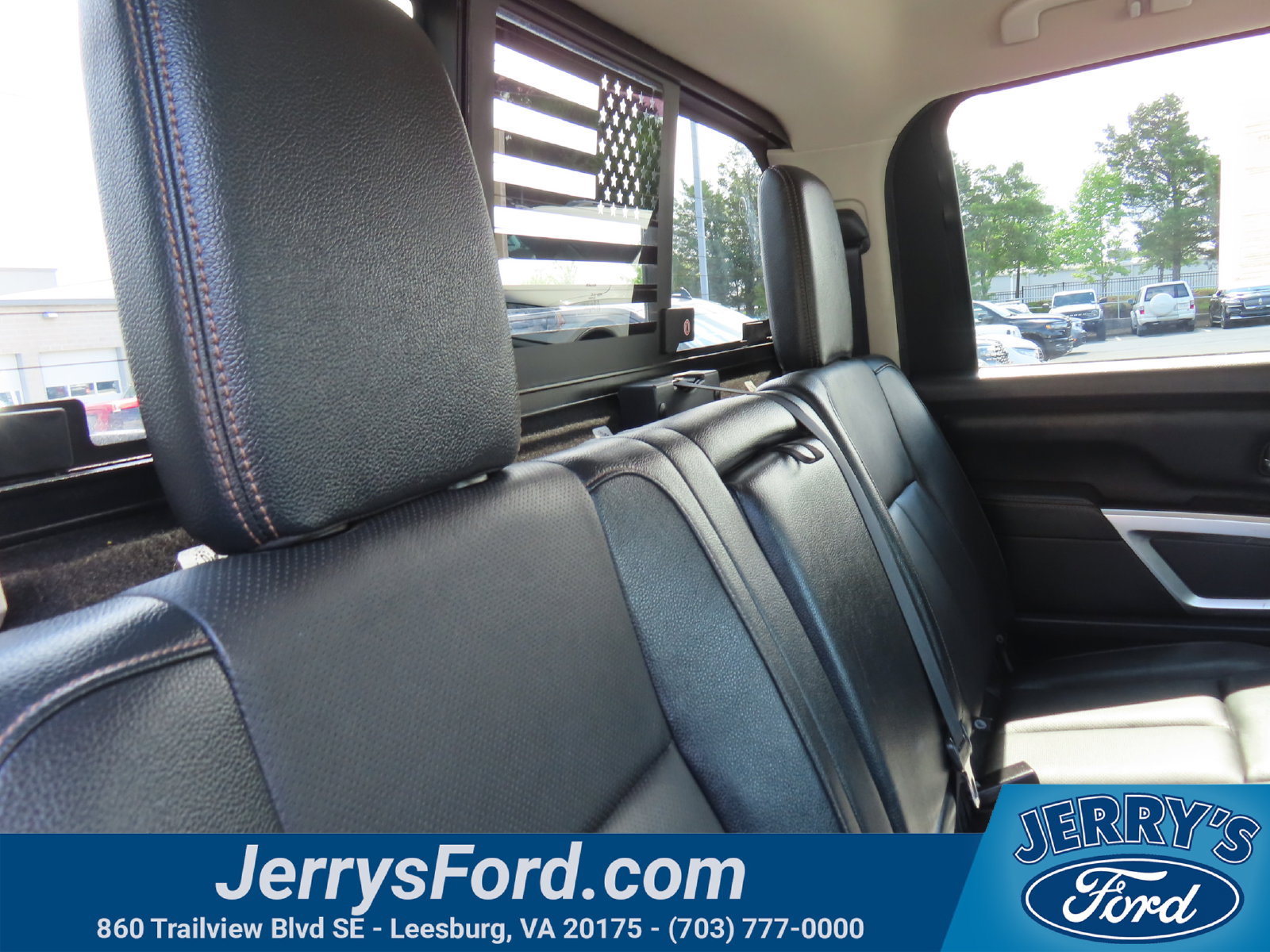 Used 2017 Nissan Titan SL w/ Chrome Package AWD/4WD image 39