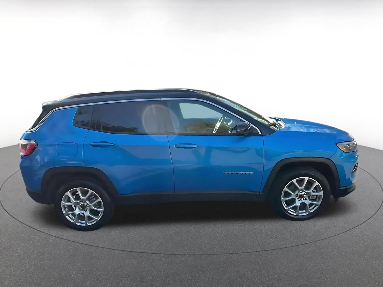 Used 2025 Jeep Compass Limited AWD/4WD image 15
