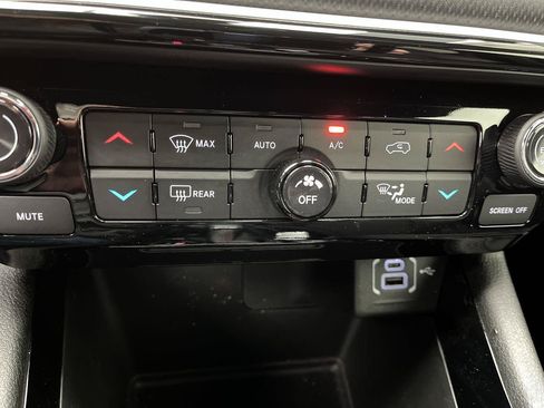 Used 2025 Jeep Compass Trailhawk AWD/4WD image 20
