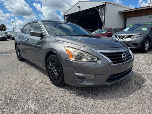 Used 2015 Nissan Altima 2.5 S w/ Power Driver Seat Package FWD image 1