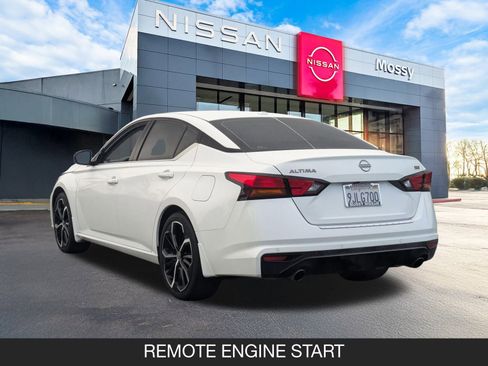 Used 2023 Nissan Altima 2.5 SR w/ SR Premium Package image 7