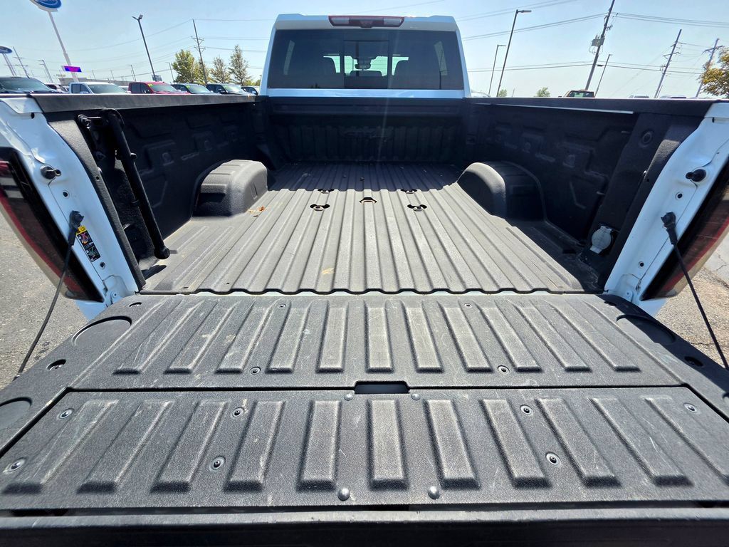 Used 2024 GMC Sierra 2500 AT4 w/ AT4 Premium Plus Package AWD/4WD image 9