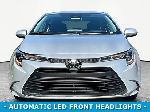 Used 2024 Toyota Corolla LE FWD image 2