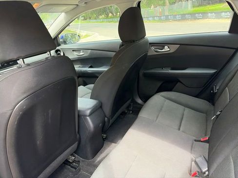 Used 2019 Kia Forte LXS FWD image 8
