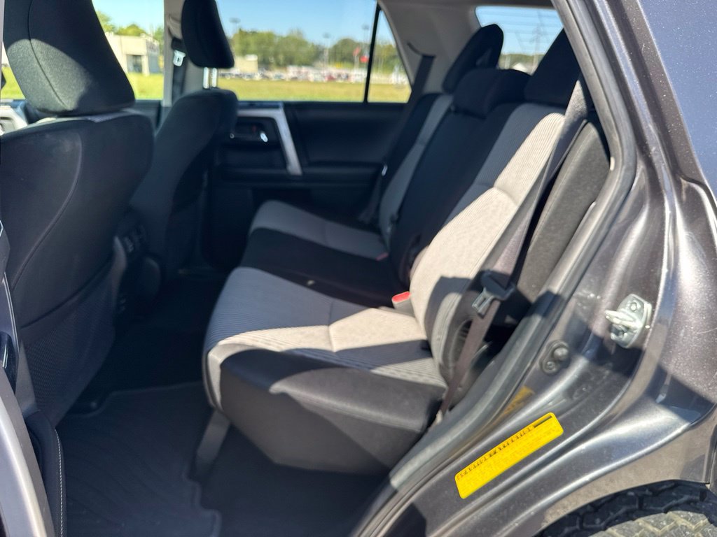 Used 2016 Toyota 4Runner SR5 AWD/4WD image 16