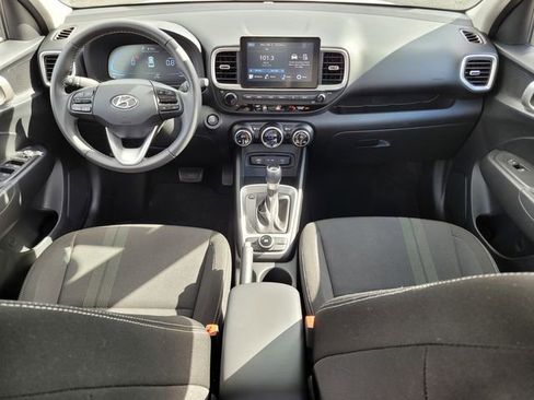 Certified 2025 Hyundai Venue SEL image 13