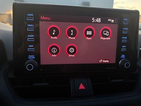 Used 2021 Toyota RAV4 SE w/ Weather & Moonroof Package AWD/4WD image 8