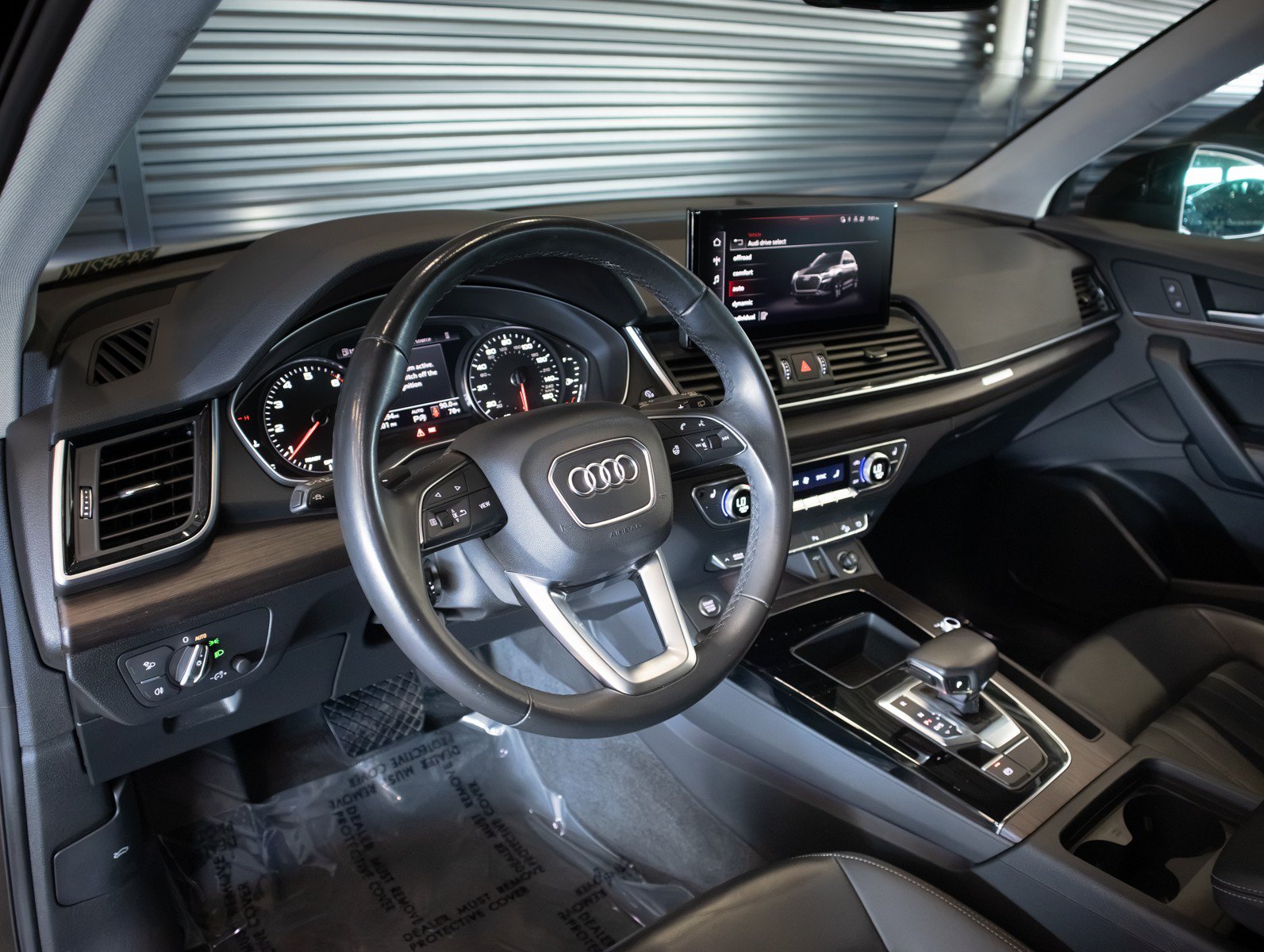 Used 2023 Audi Q5 2.0T Premium AWD/4WD image 17