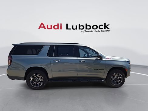 Used 2023 Chevrolet Suburban Z71 w/ Luxury Package AWD/4WD image 9