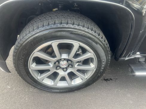 Used 2021 GMC Canyon Denali image 6