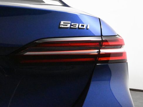 Used 2026 BMW 530i xDrive w/ Premium Package image 13