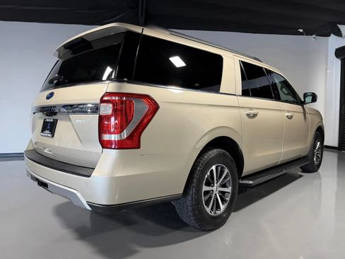 Used 2018 Ford Expedition Max XLT w/ Equipment Group 202A AWD/4WD image 4