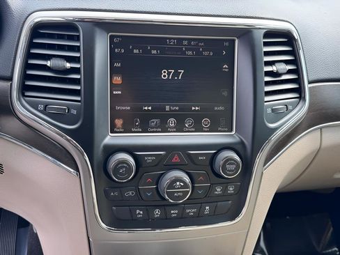 Used 2016 Jeep Grand Cherokee Limited w/ Trailer Tow Group IV image 7