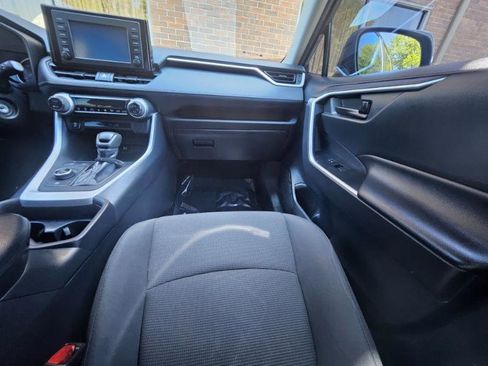 Used 2019 Toyota RAV4 LE AWD/4WD image 53