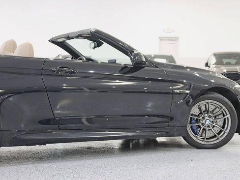 Used 2018 BMW M4 Convertible RWD image 12