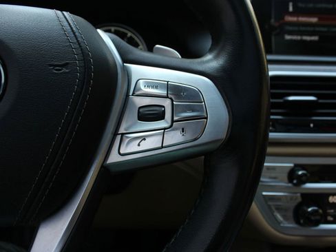 Used 2017 BMW 750i xDrive image 32