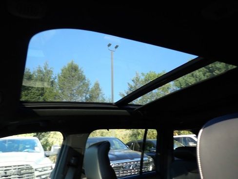 New 2025 Jeep Grand Cherokee Overland w/ Adv Protech Group III image 18