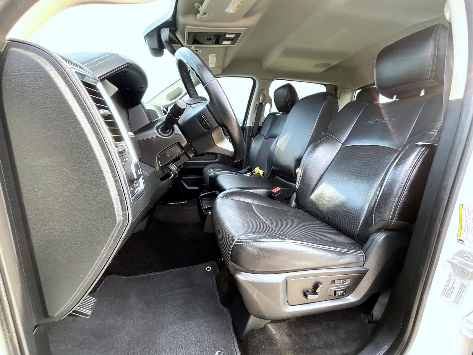Used 2015 RAM 2500 Laramie w/ Cold Weather Group AWD/4WD image 10