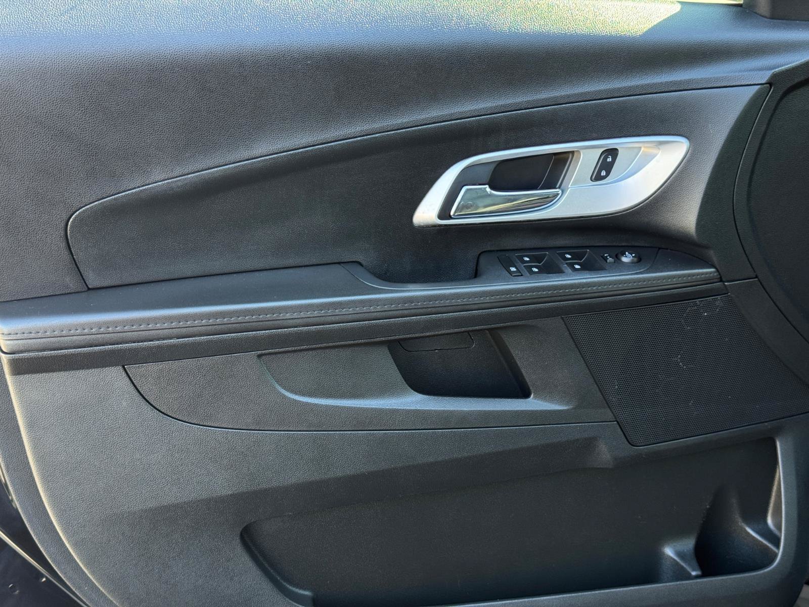 Used 2017 Chevrolet Equinox LT w/ Midnight Edition FWD image 14