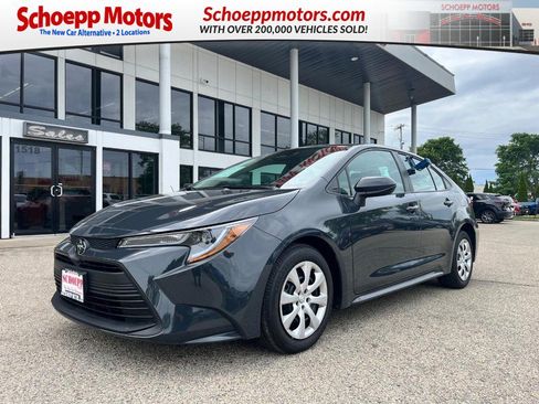Used 2025 Toyota Corolla LE FWD image 1